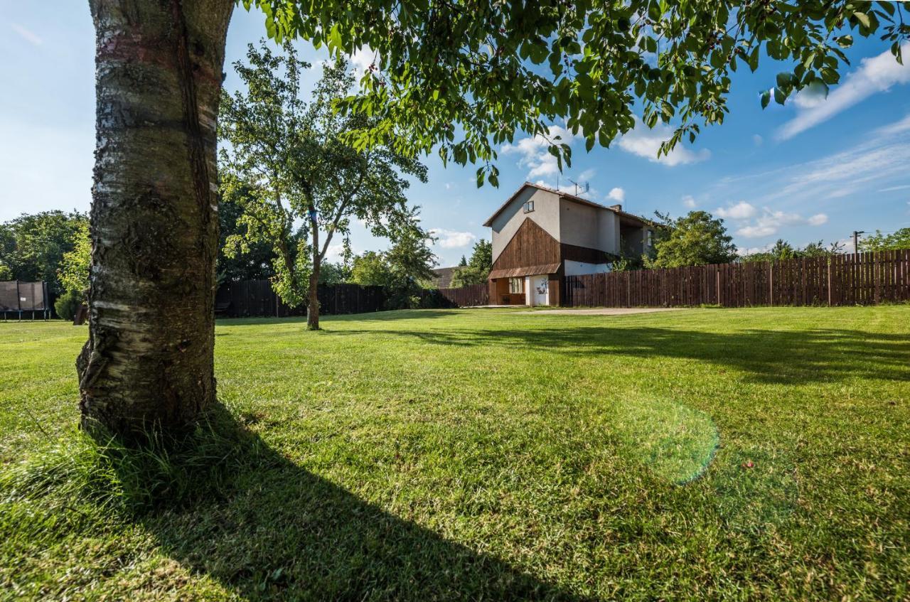 Penzion U Lisky Jarosov nad Nezarkou Exterior photo