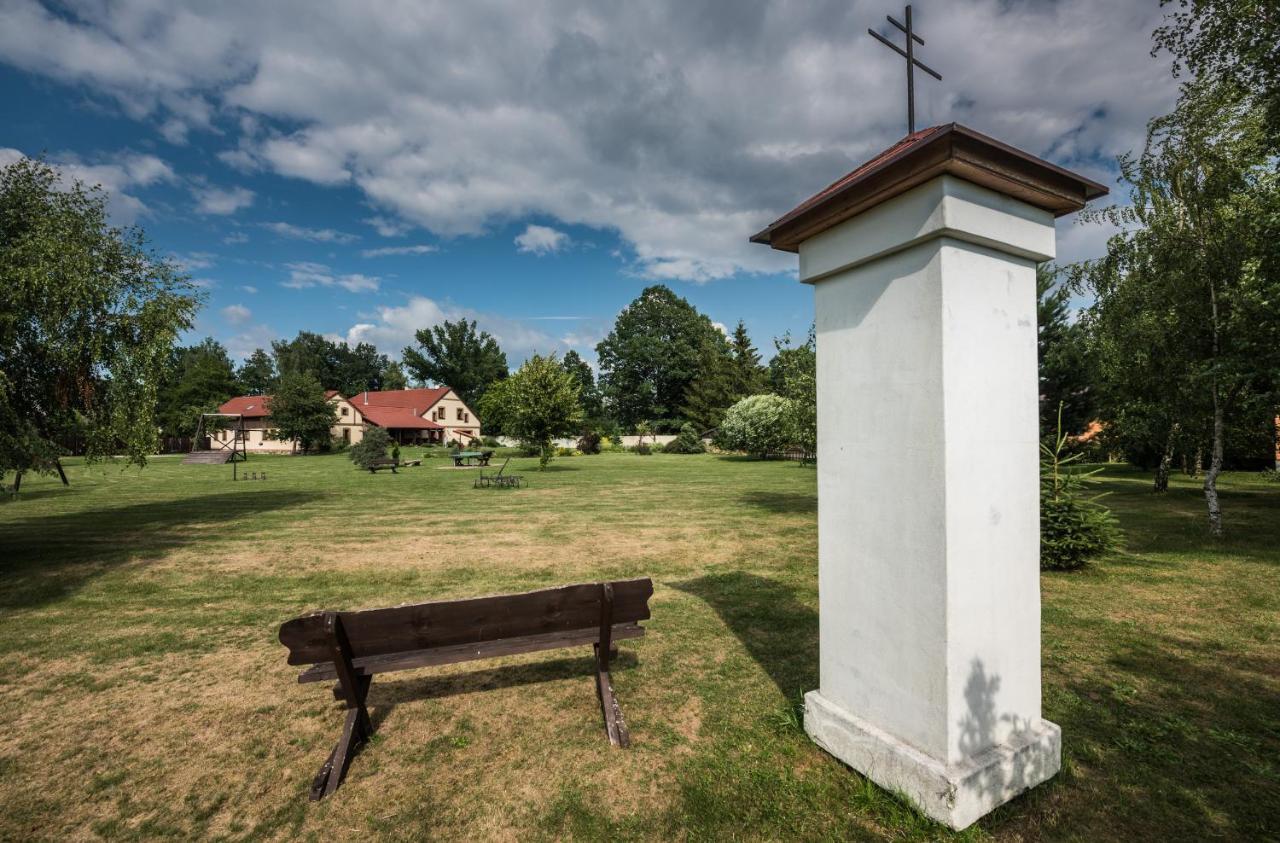 Penzion U Lisky Jarosov nad Nezarkou Exterior photo